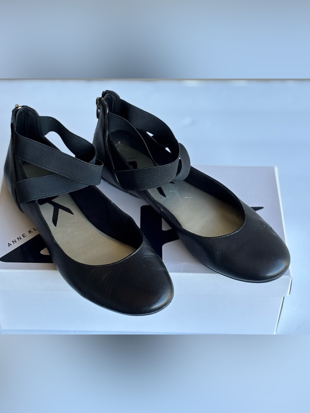 Anne Klein Women's Black Strappy Elastic Ballet Flats